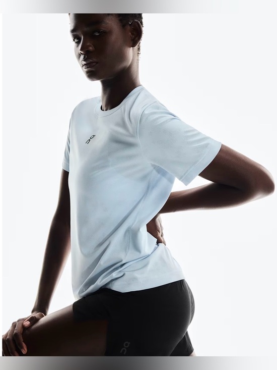 NWT [On] Running Trail-T Short-Sleeve T-Shirt in Arctic Powder Blue Women's M - Picture 3 of 13